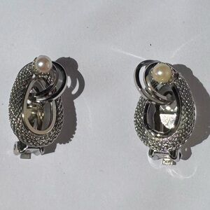 Sophisticated Vintage Kramer Earrings